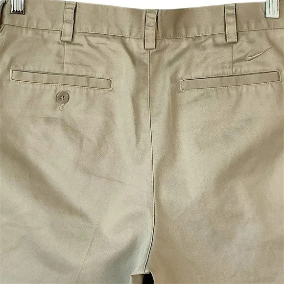 Nike Classic Chino Golf Bermuda Shorts Pleated Size 32 M Khaki Tan Cotton Blend - Picture 7 of 16